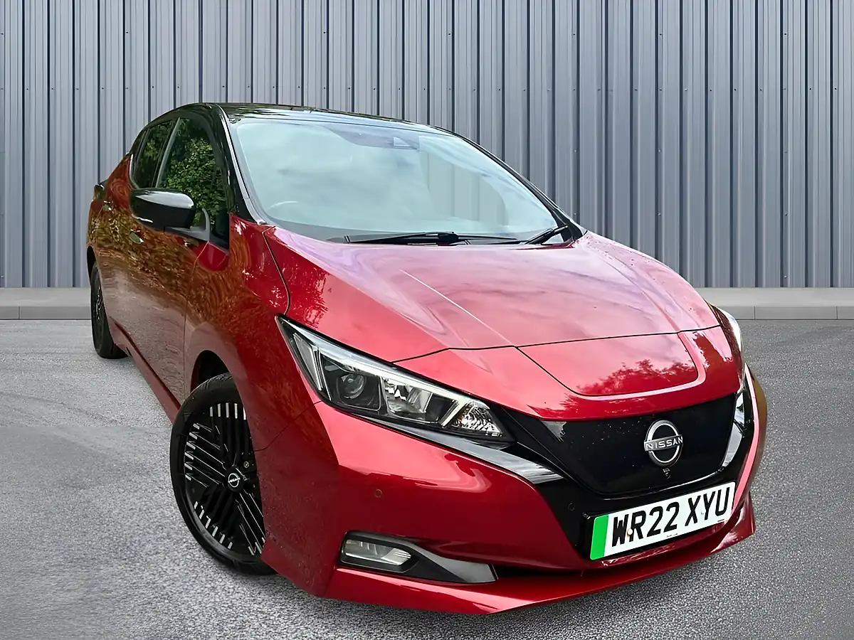 Used 2022 Nissan Leaf N-Connecta Red - Front View