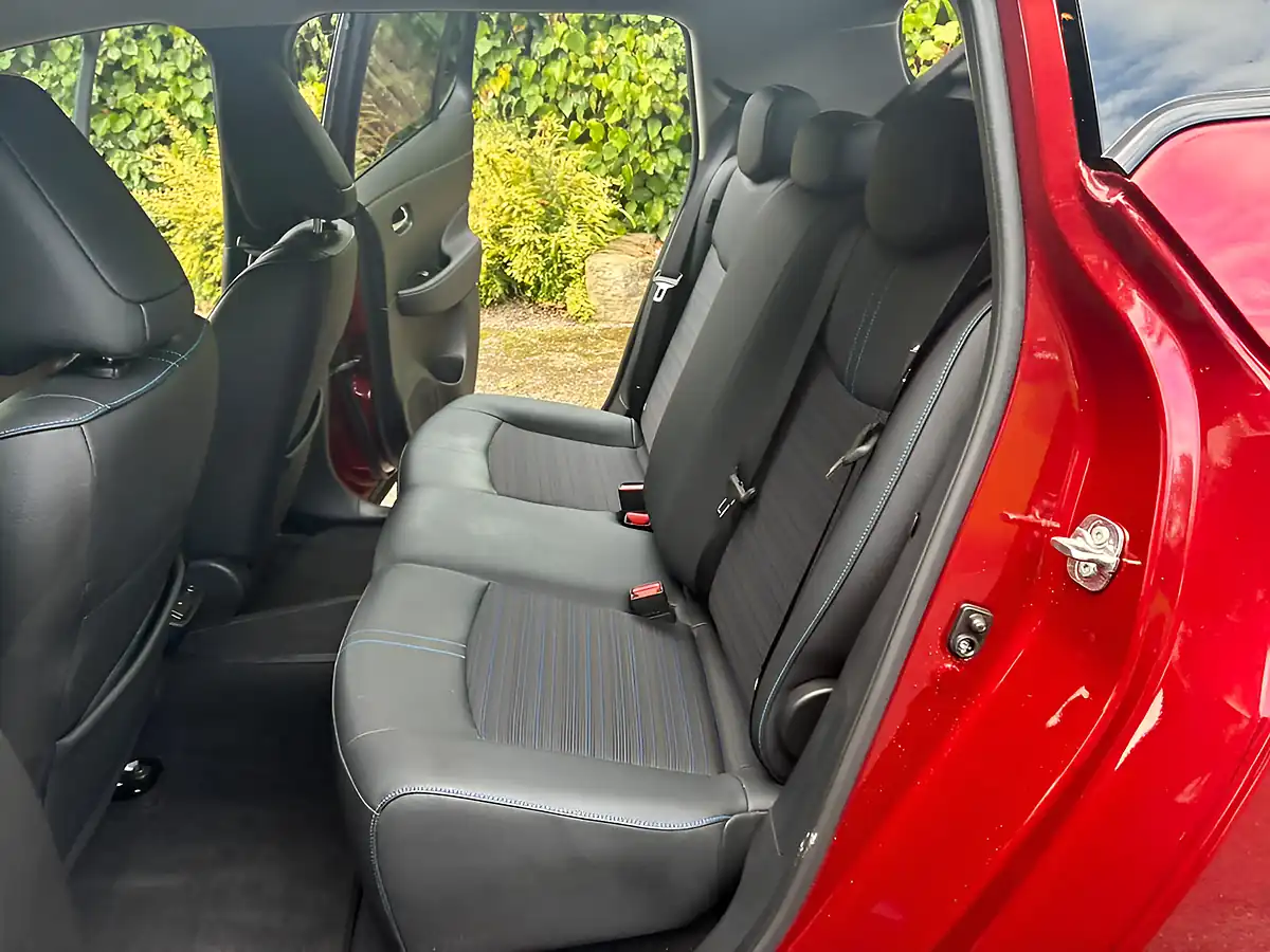 Used 2022 Nissan Leaf N-Connecta Red - Interior and Exterior details 10