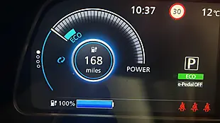 Used 2022 Nissan Leaf N-Connecta Red - Interior and Exterior details 12