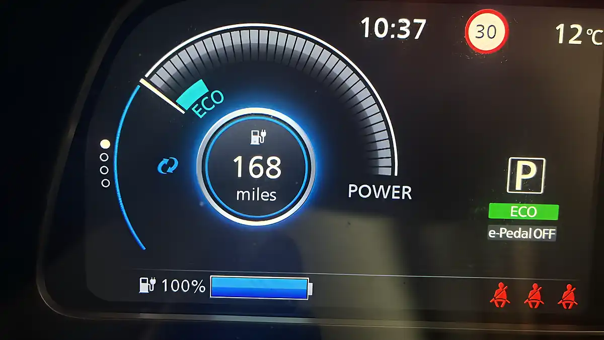 Used 2022 Nissan Leaf N-Connecta Red - Interior and Exterior details 12