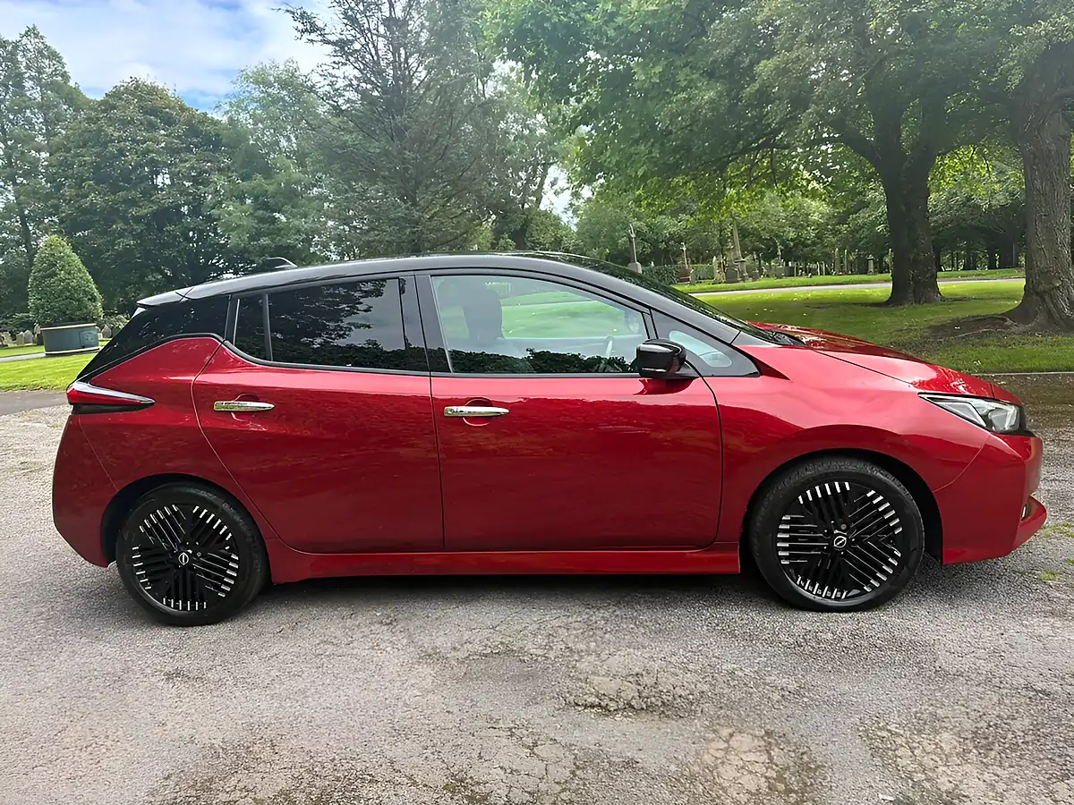 Used 2022 Nissan Leaf N-Connecta Red - Interior and Exterior details 19
