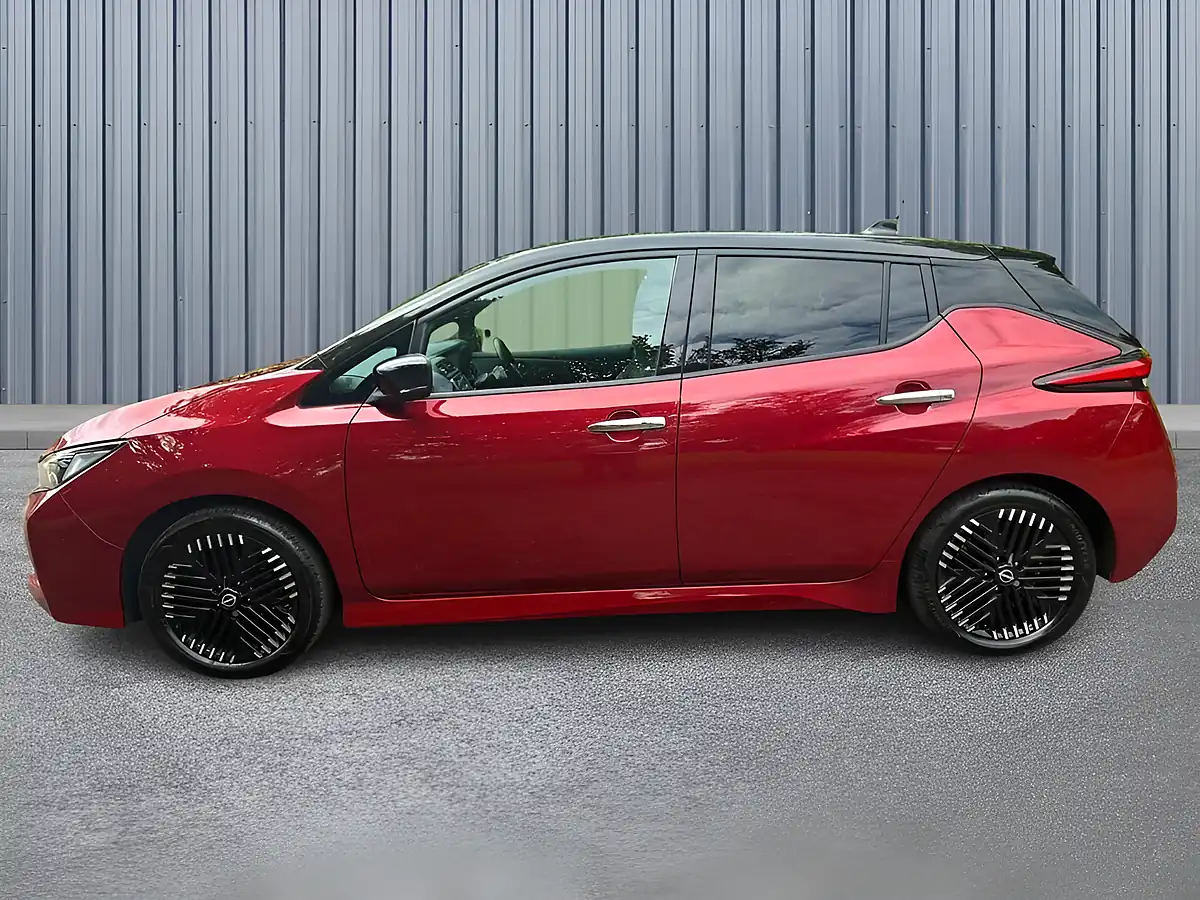 Used 2022 Nissan Leaf N-Connecta Red - Interior and Exterior details 8