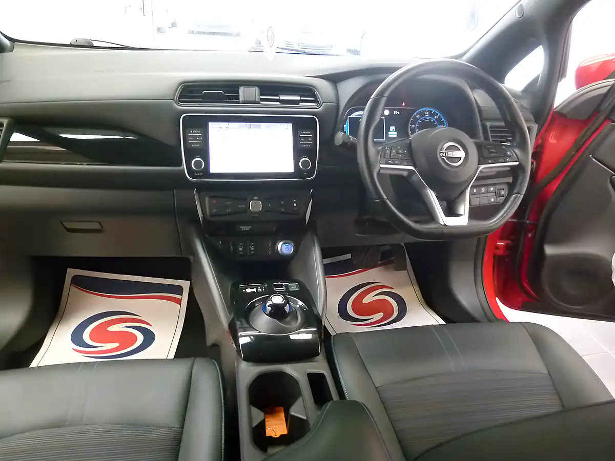 Used 2022 Nissan Leaf N-Connecta Red - Interior and Exterior details 16
