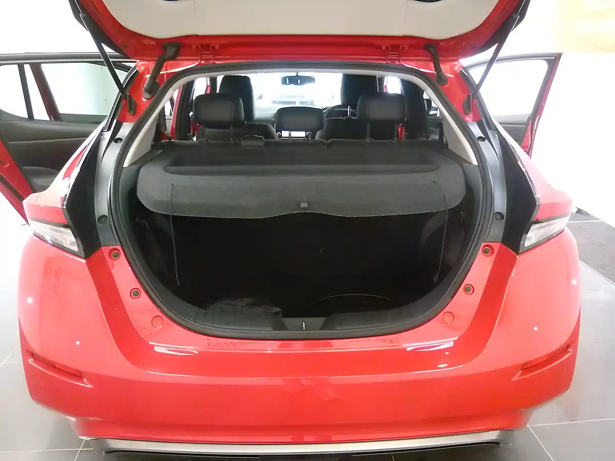 Used 2022 Nissan Leaf N-Connecta Red - Interior and Exterior details 17