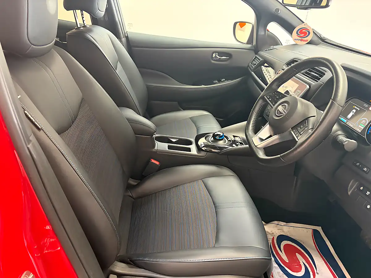 Used 2022 Nissan Leaf N-Connecta Red - Interior and Exterior details 10