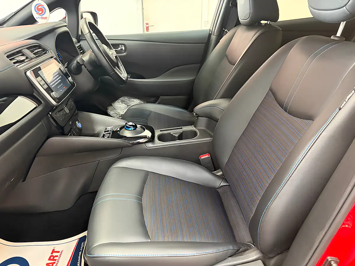 Used 2022 Nissan Leaf N-Connecta Red - Interior and Exterior details 14