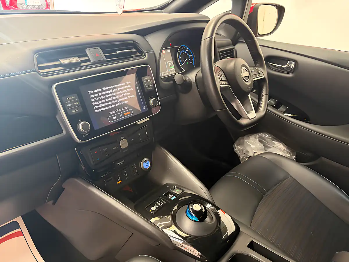 Used 2022 Nissan Leaf N-Connecta Red - Interior and Exterior details 15