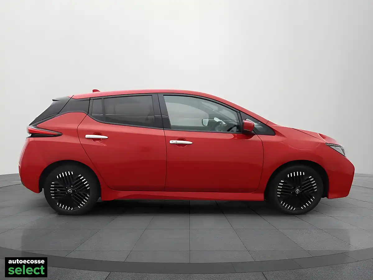 Used 2022 Nissan Leaf N-Connecta Red - Interior and Exterior details 7
