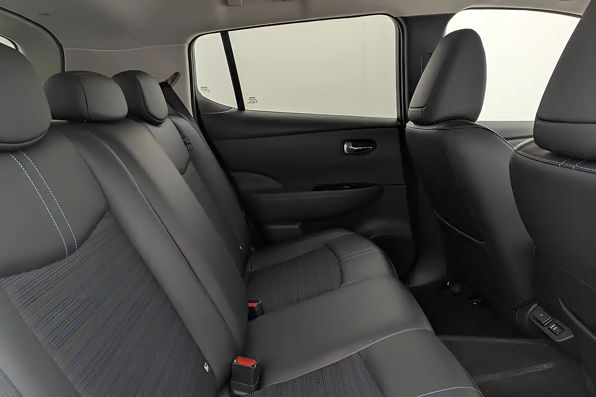 Used 2022 Nissan Leaf N-Connecta White - Interior and Exterior details 15