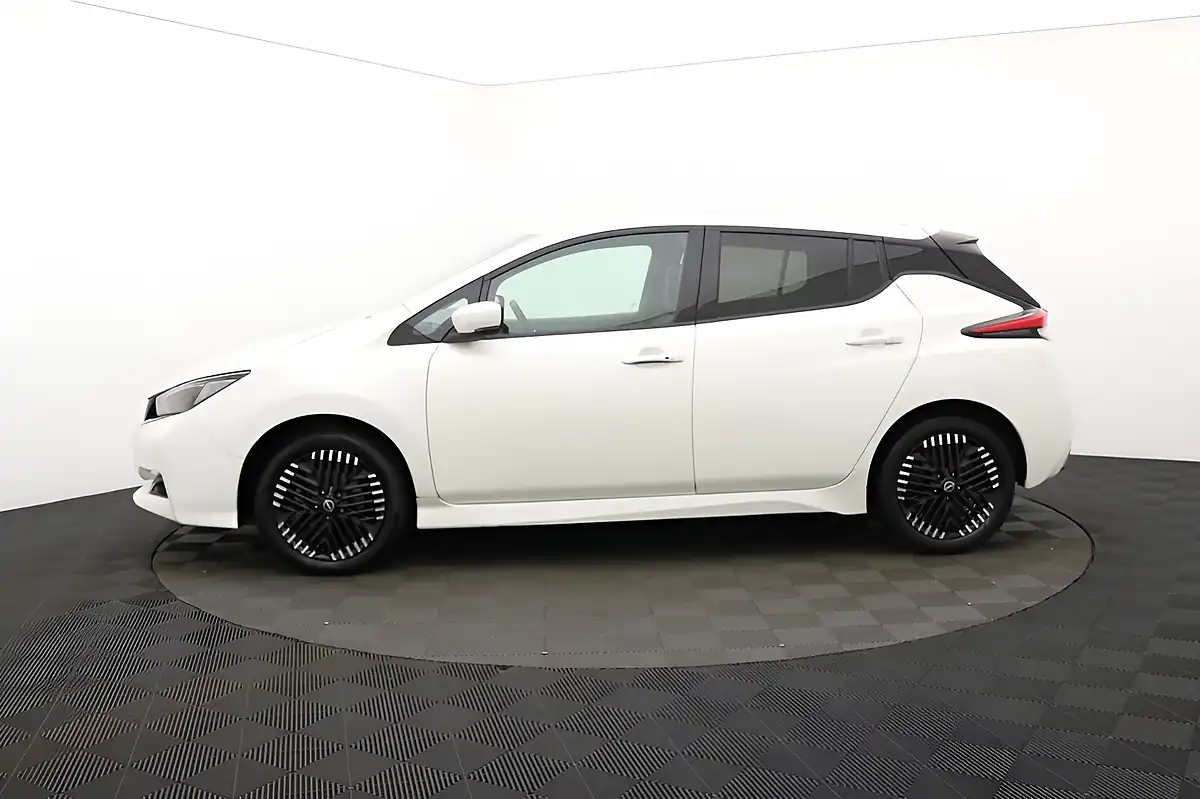 Used 2022 Nissan Leaf N-Connecta White - Interior and Exterior details 7