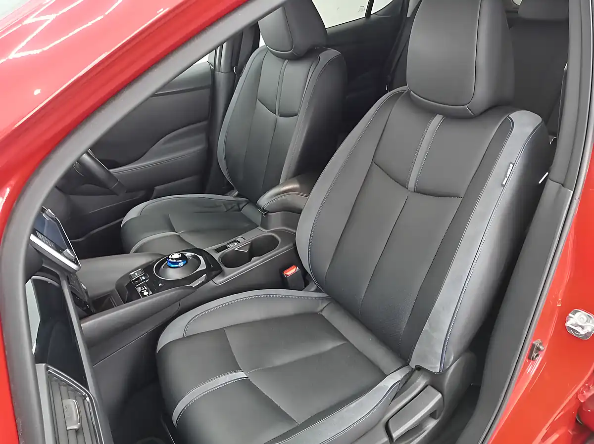 Used 2022 Nissan Leaf Tekna Flame Red - Interior and Exterior details 13