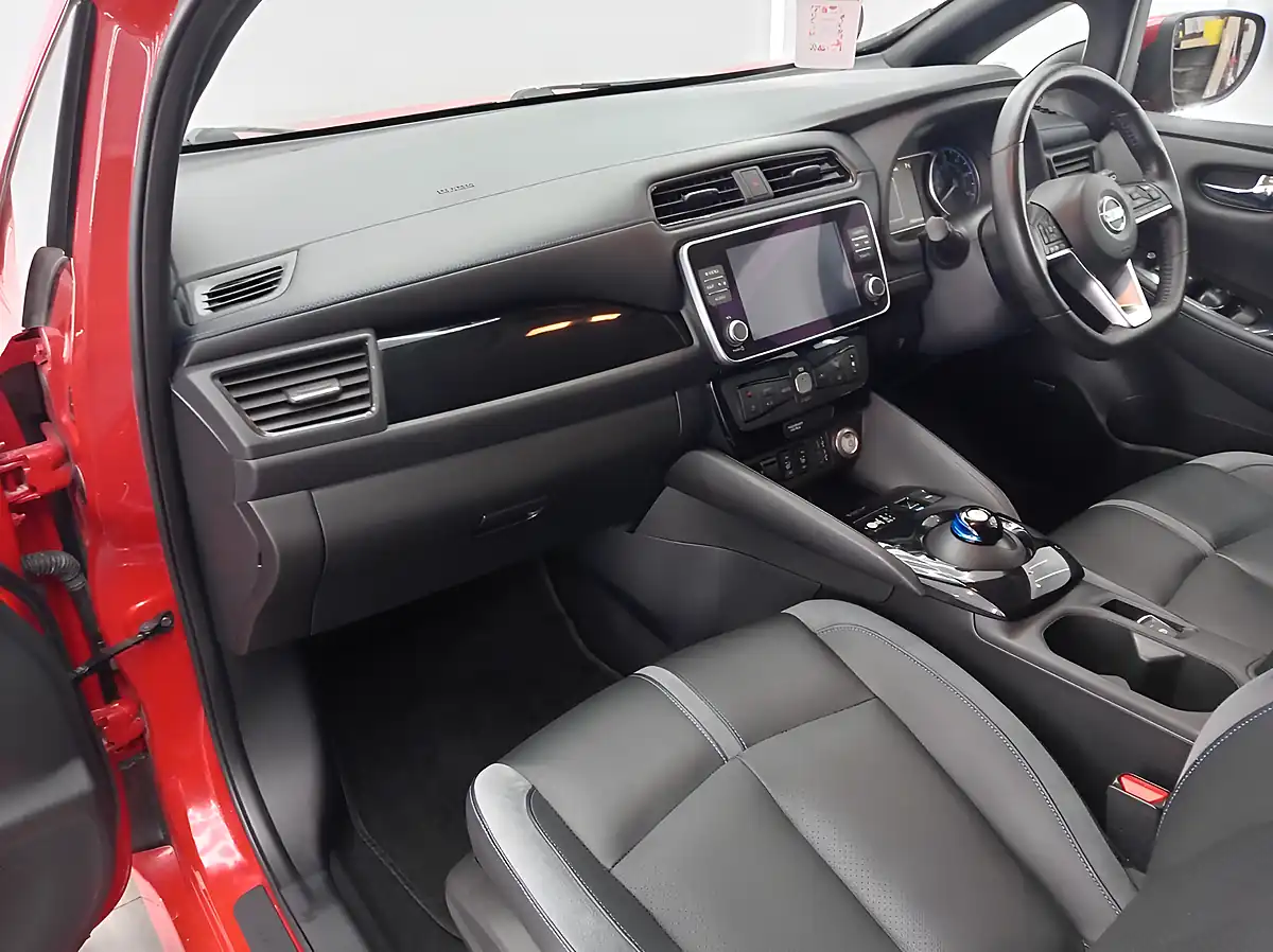 Used 2022 Nissan Leaf Tekna Flame Red - Interior and Exterior details 15
