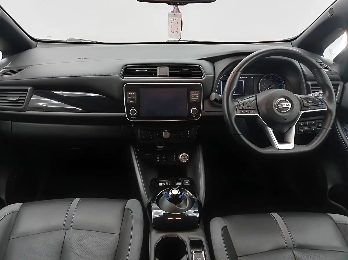 Used 2022 Nissan Leaf Tekna Flame Red - Interior and Exterior details 17