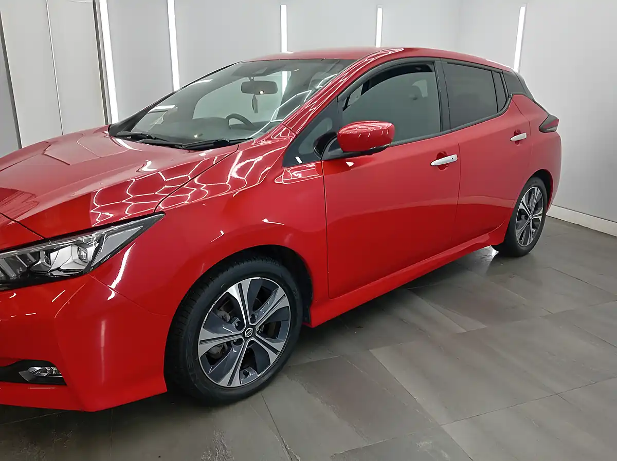 Used 2022 Nissan Leaf Tekna Flame Red - Interior and Exterior details 3