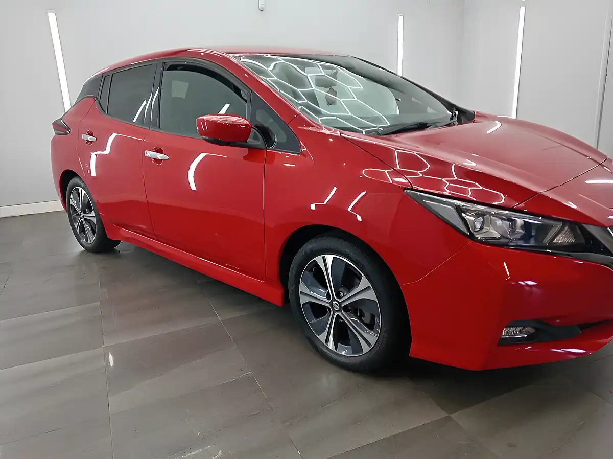 Used 2022 Nissan Leaf Tekna Flame Red - Interior and Exterior details 4