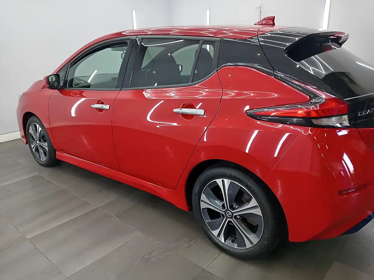 Used 2022 Nissan Leaf Tekna Flame Red - Interior and Exterior details 6