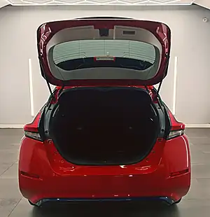 Used 2022 Nissan Leaf Tekna Flame Red - Interior and Exterior details 9
