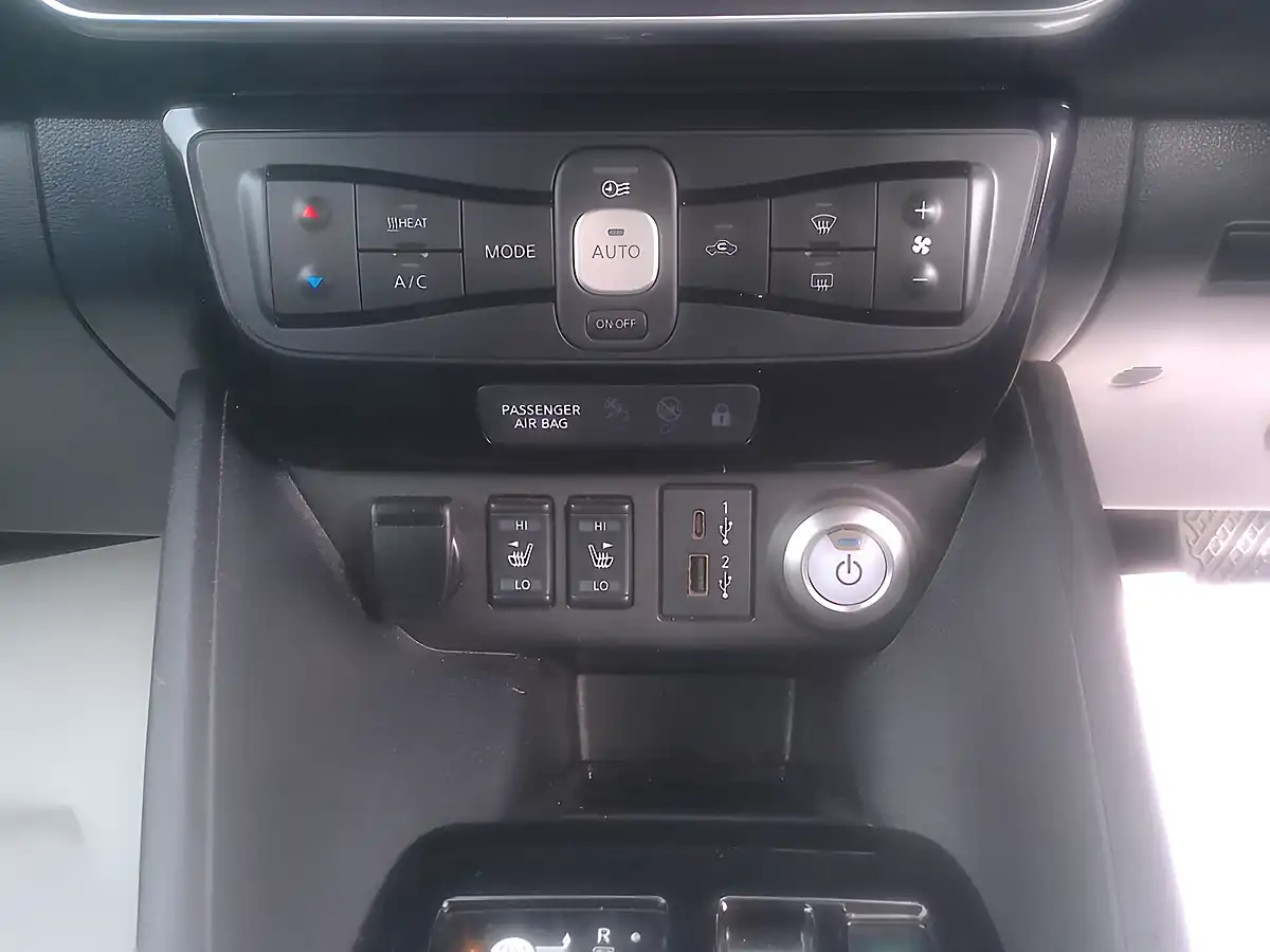 Used 2022 Nissan Leaf Tekna Grey - Interior and Exterior details 14