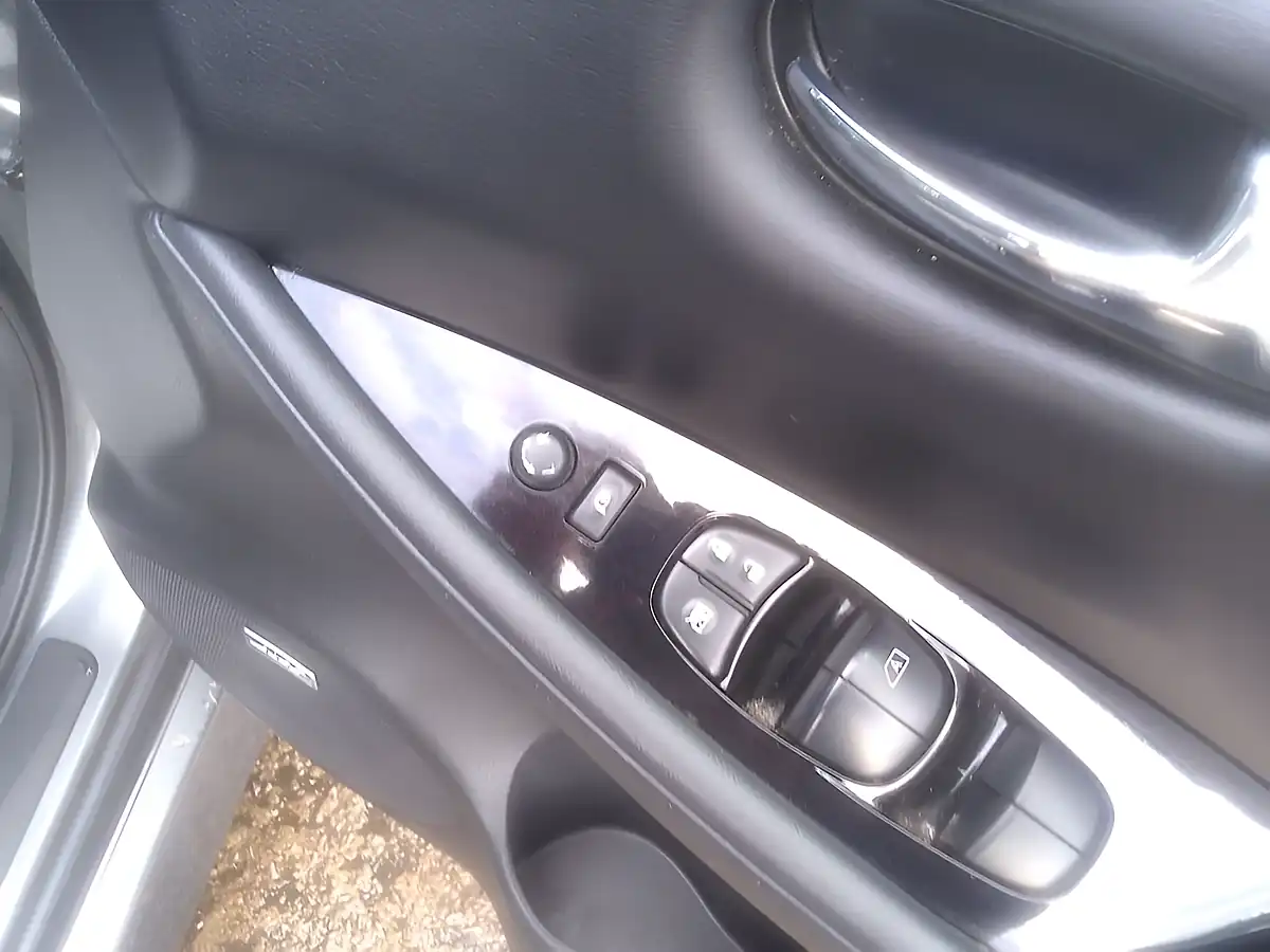 Used 2022 Nissan Leaf Tekna Grey - Interior and Exterior details 16
