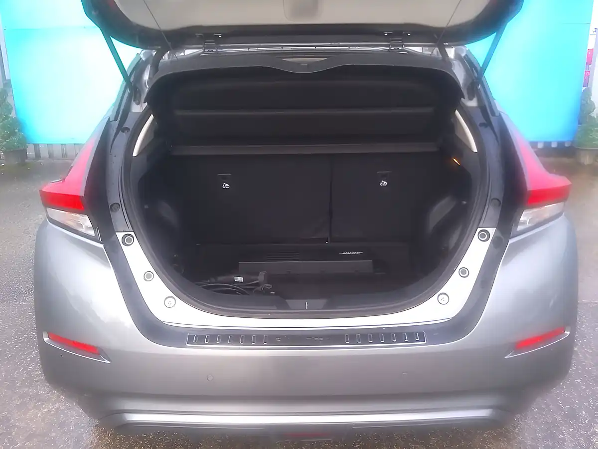 Used 2022 Nissan Leaf Tekna Grey - Interior and Exterior details 17