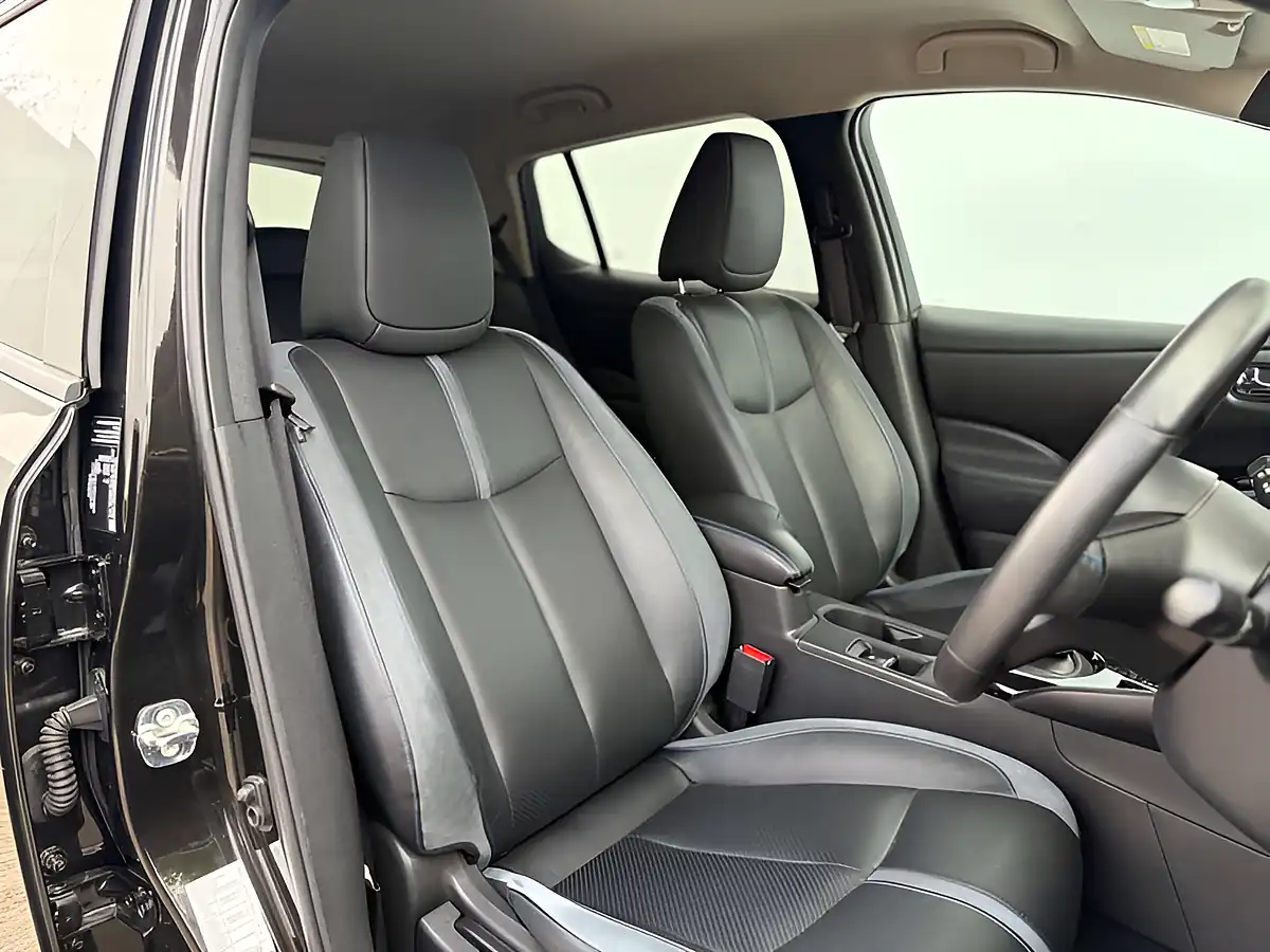 Used 2022 Nissan Leaf Tekna Pearl Black - Interior and Exterior details 10