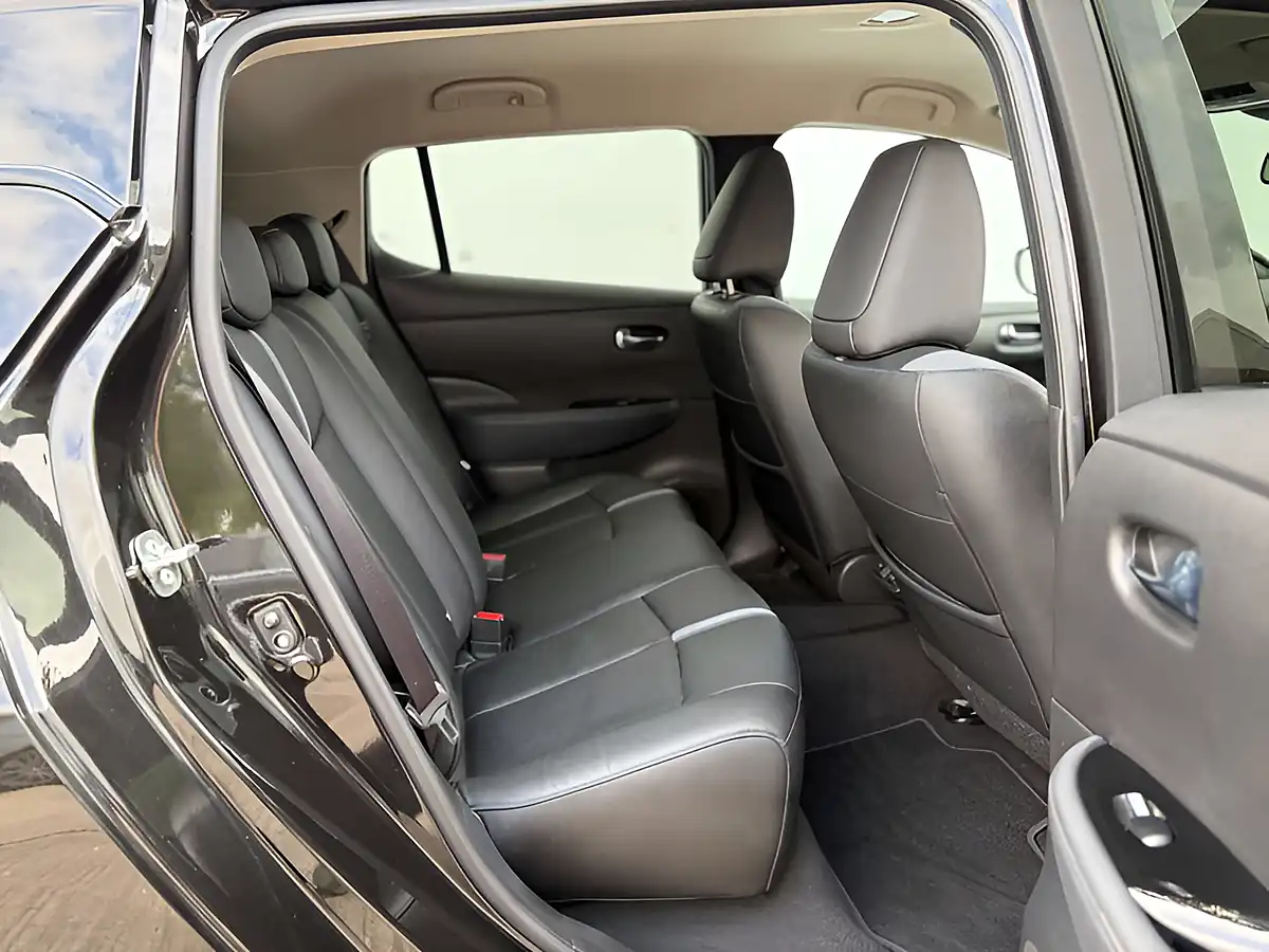 Used 2022 Nissan Leaf Tekna Pearl Black - Interior and Exterior details 11