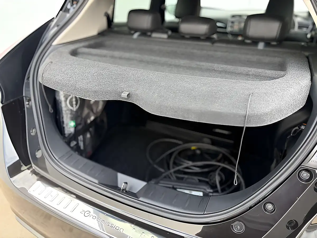 Used 2022 Nissan Leaf Tekna Pearl Black - Interior and Exterior details 14