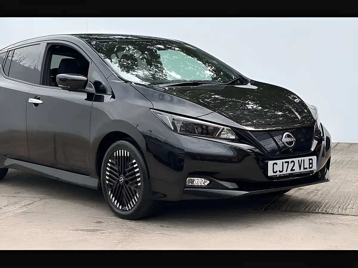 Used 2022 Nissan Leaf Tekna Pearl Black - Interior and Exterior details 2