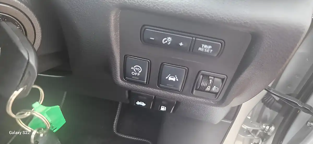 Used 2022 Nissan Micra Acenta Silver - Interior and Exterior details 20