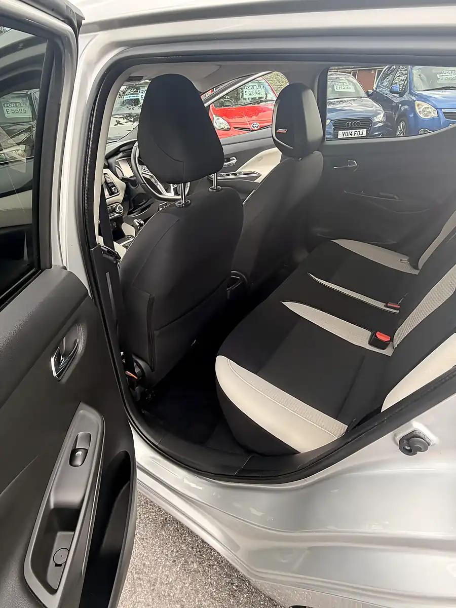 Used 2022 Nissan Micra Tekna Metallic Silver - Interior and Exterior details 14