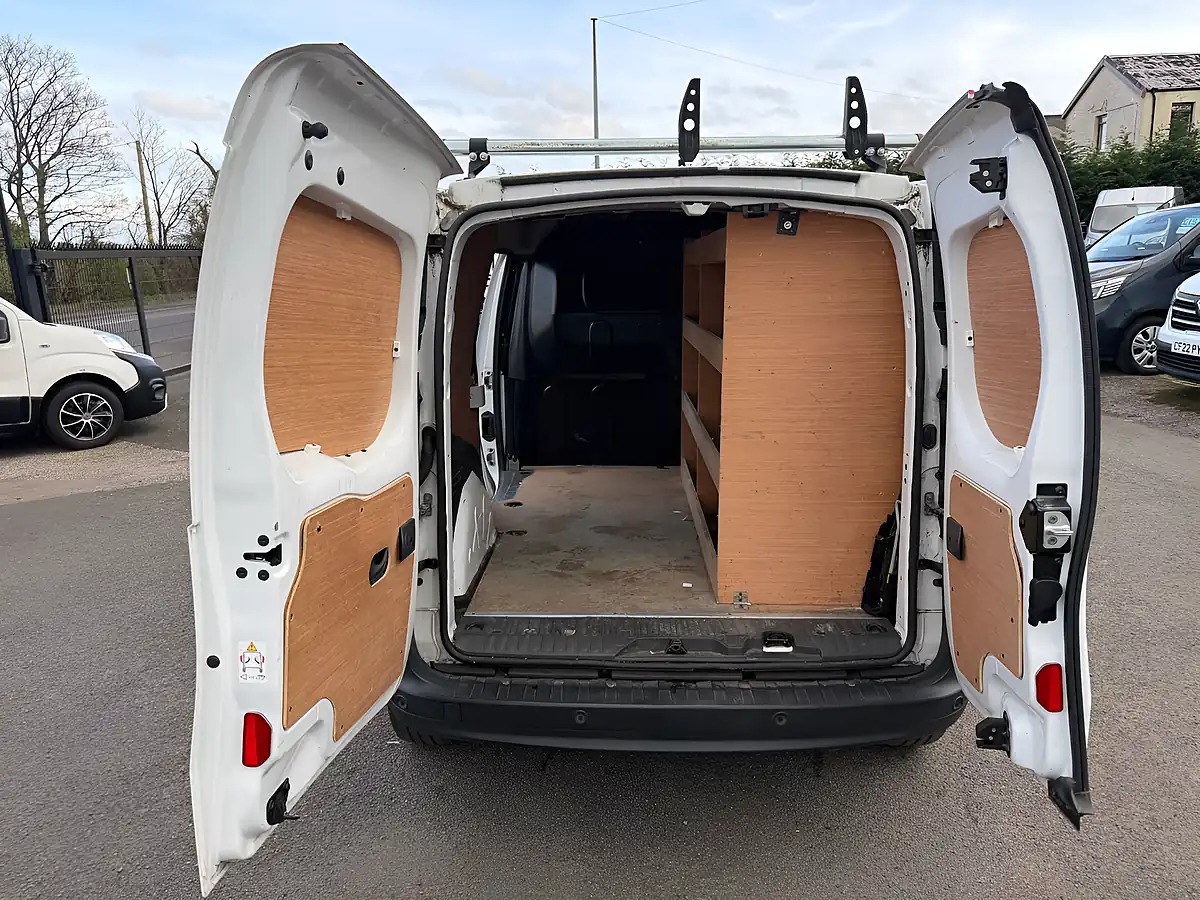 Used 2022 Nissan NV250 Acenta White - Interior and Exterior details 6
