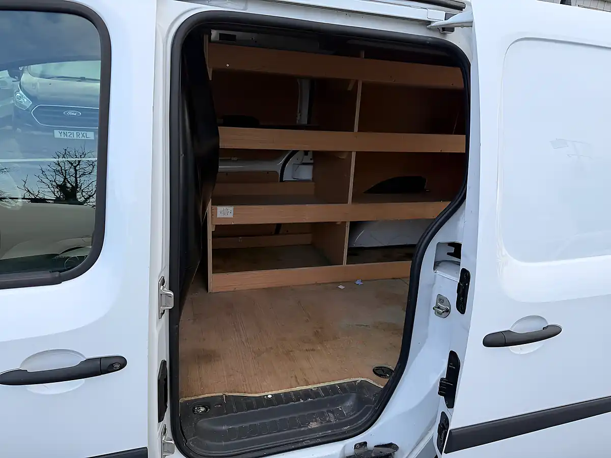 Used 2022 Nissan NV250 Acenta White - Interior and Exterior details 7