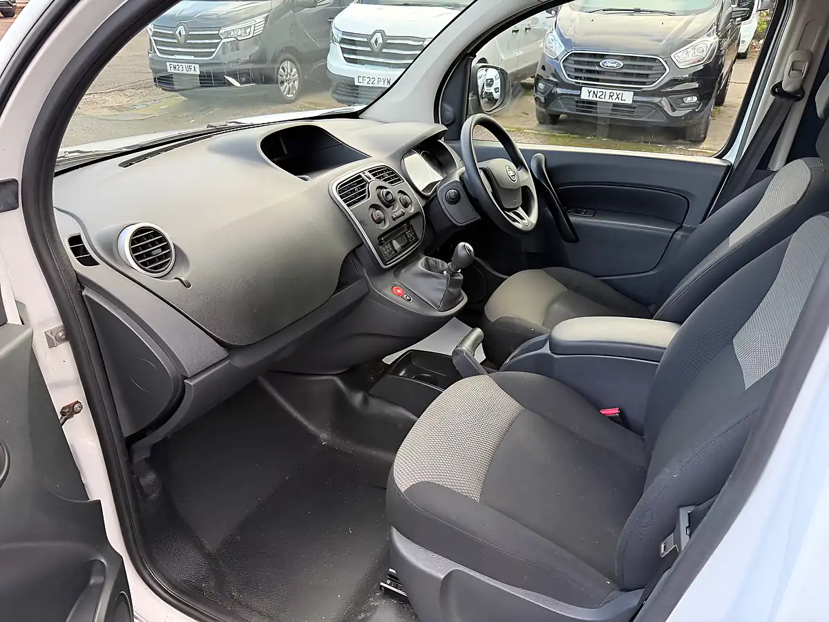 Used 2022 Nissan NV250 Acenta White - Interior and Exterior details 8