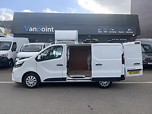 Used 2022 Nissan Primastar Acenta White - Interior and Exterior details 11
