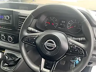 Used 2022 Nissan Primastar Acenta White - Interior and Exterior details 16