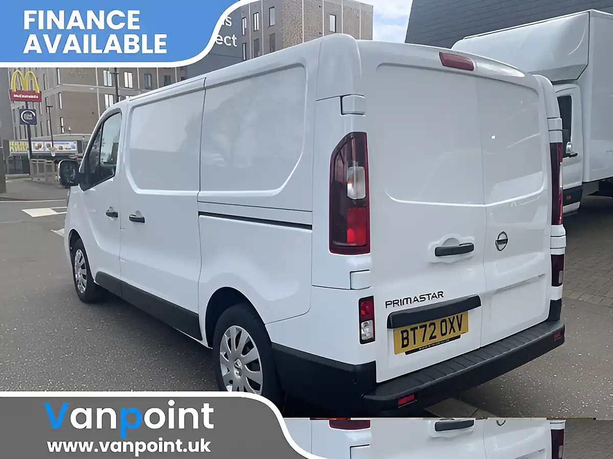Used 2022 Nissan Primastar Acenta White - Interior and Exterior details 4