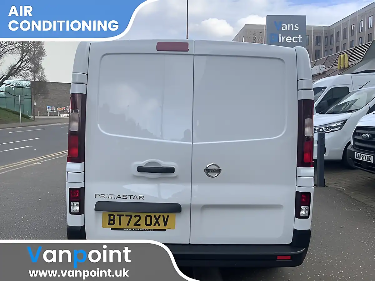 Used 2022 Nissan Primastar Acenta White - Interior and Exterior details 5