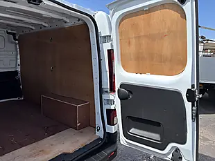 Used 2022 Nissan Primastar Tekna White - Interior and Exterior details 16