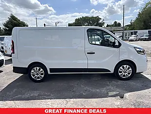 Used 2022 Nissan Primastar Tekna White - Interior and Exterior details 4