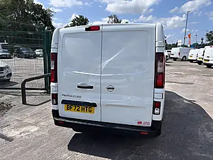 Used 2022 Nissan Primastar Tekna White - Interior and Exterior details 6