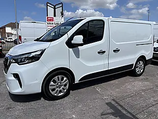Used 2022 Nissan Primastar Tekna White - Interior and Exterior details 8