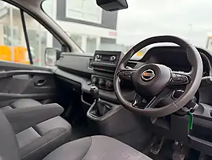 Used 2022 Nissan Primastar Visia White - Interior and Exterior details 16