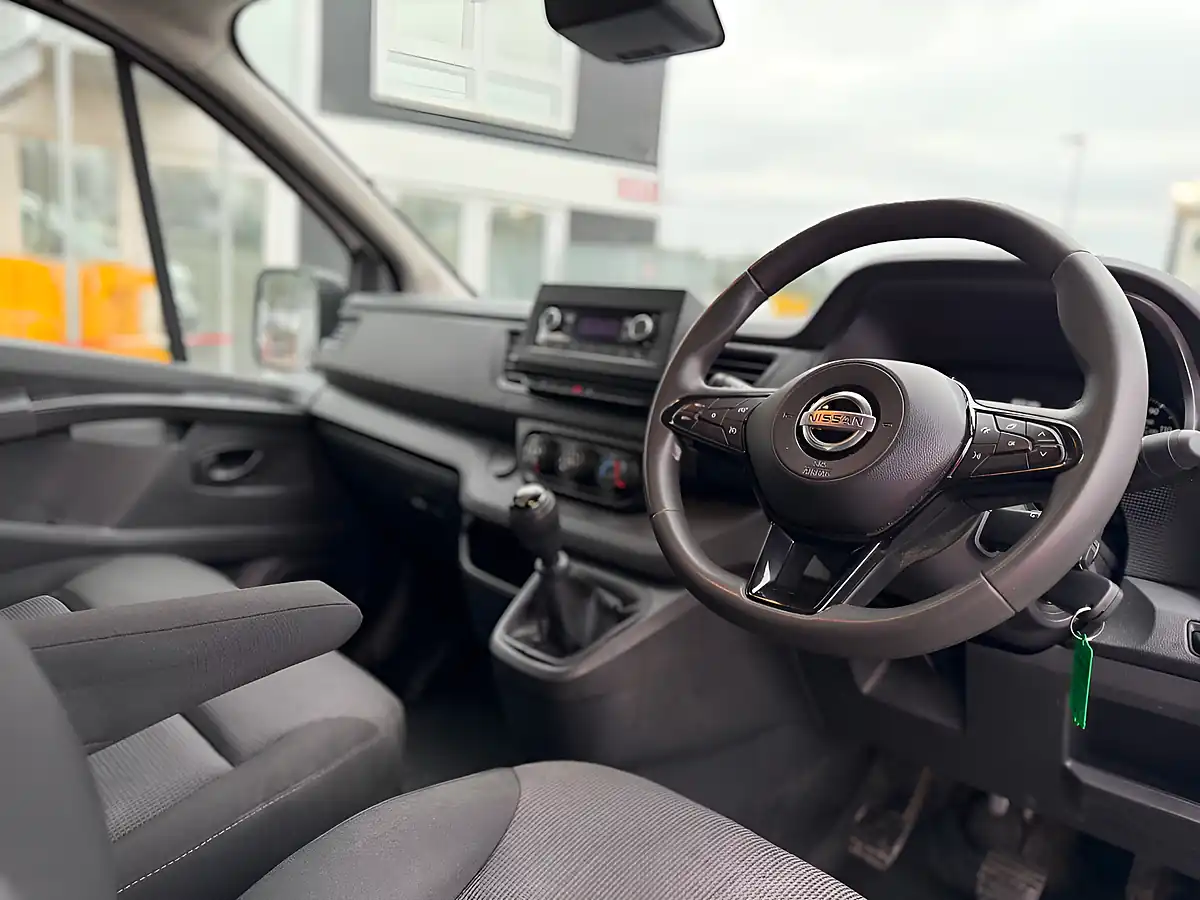 Used 2022 Nissan Primastar Visia White - Interior and Exterior details 16