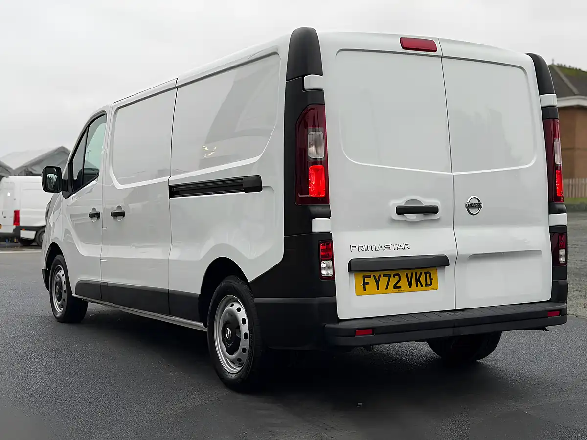 Used 2022 Nissan Primastar Visia White - Interior and Exterior details 4
