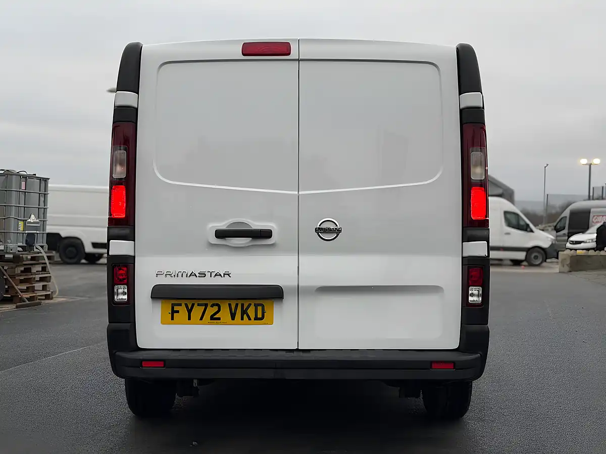 Used 2022 Nissan Primastar Visia White - Interior and Exterior details 5