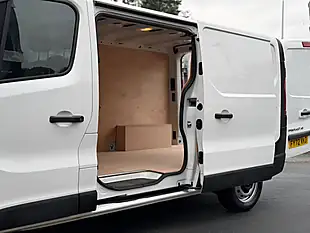 Used 2022 Nissan Primastar Visia White - Interior and Exterior details 9