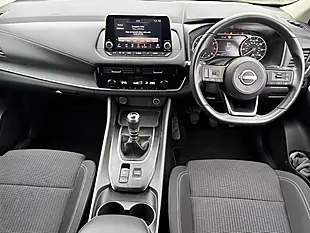 Used 2022 Nissan Qashqai Acenta Premium Arctic White - Interior and Exterior details 11