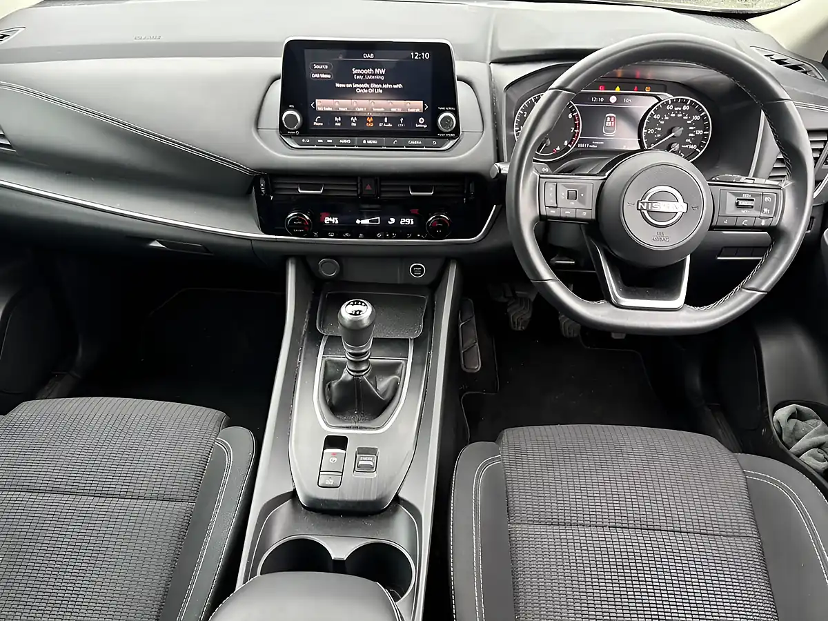 Used 2022 Nissan Qashqai Acenta Premium Arctic White - Interior and Exterior details 11