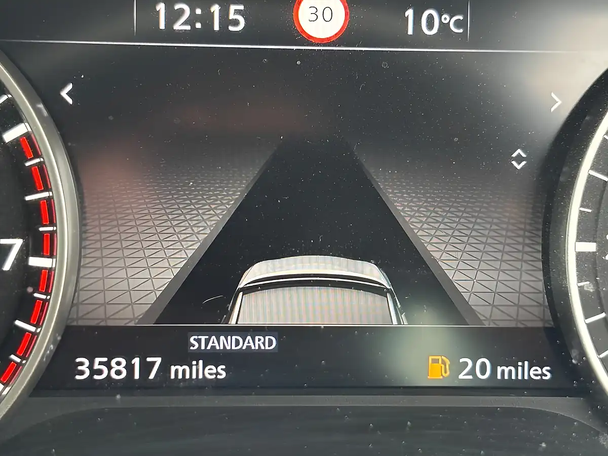 Used 2022 Nissan Qashqai Acenta Premium Arctic White - Interior and Exterior details 12