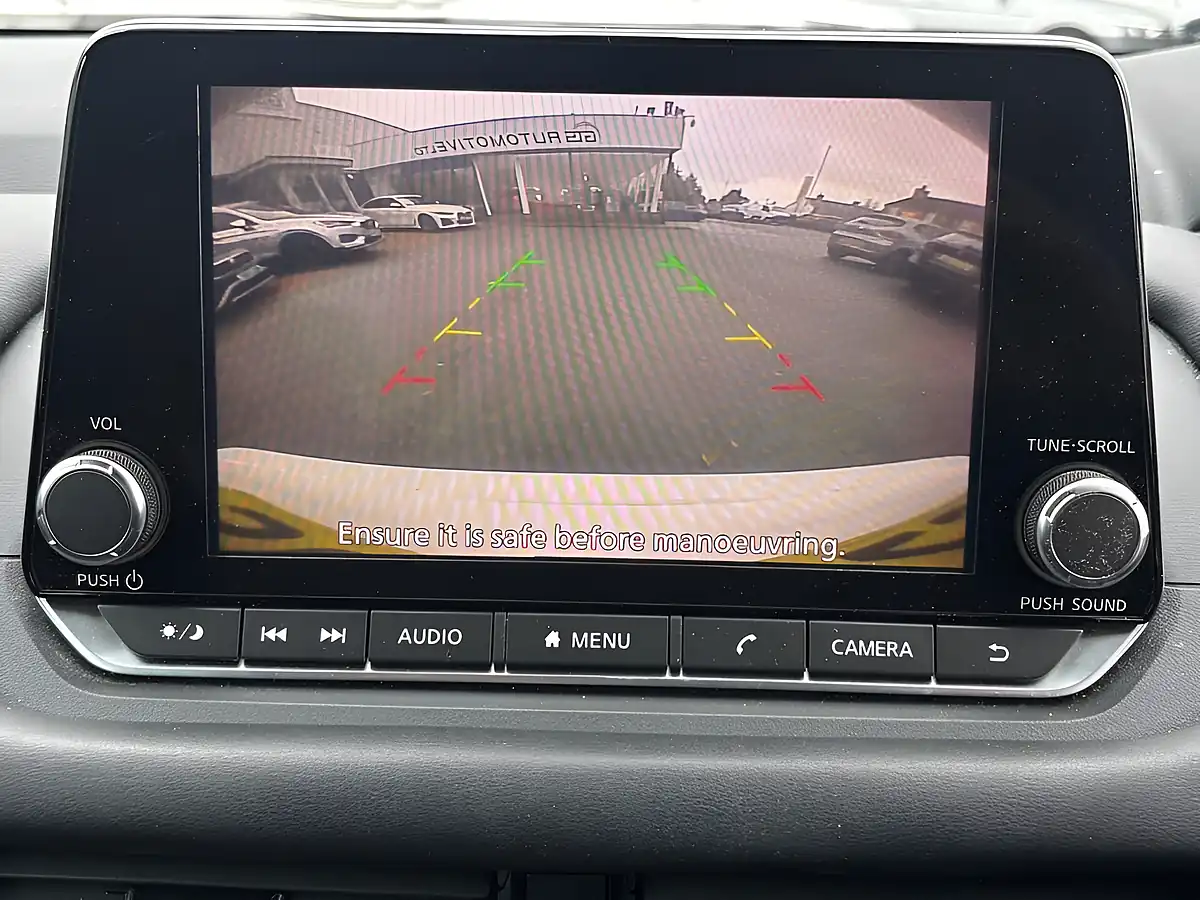 Used 2022 Nissan Qashqai Acenta Premium Arctic White - Interior and Exterior details 2